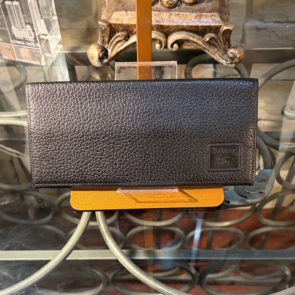 Burberry men long black wallet (NWOT)
